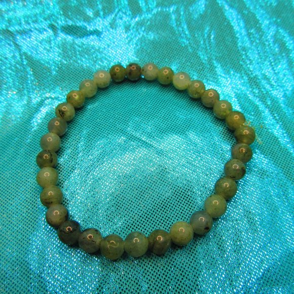 Labradorite 6mm Round 7" Stretchy Gemstone Bracelet - Picture 2 of 3